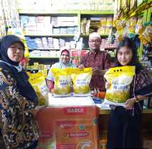 Jangan Kuatir, Bulog Jual Beras Murah 11.000 Ton di Pasar Tradisional Riau-Kepri