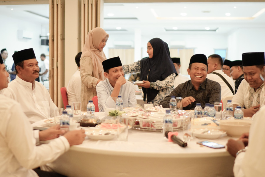 Safari Ramadhan ke Rohil, Pj Sekda Riau dan Wabup Rohil Gelar Buka Puasa Bersama