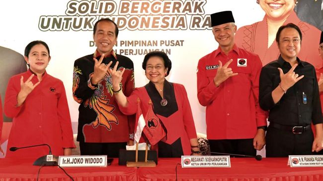 Jokowi Kenakan Batik yang Sama di Deklarasi Ganjar Capres dan HUT PDIP