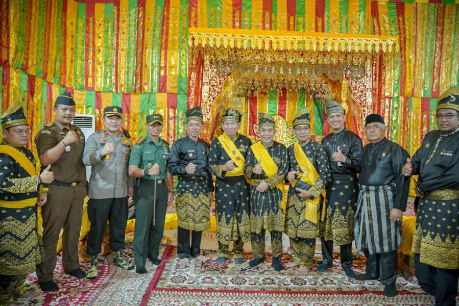 Bupati Rohil Afrizal Sintong Hadiri Pengukuhan Pengurus MKA dan DPH LAM Rohil Periode 2022-2027