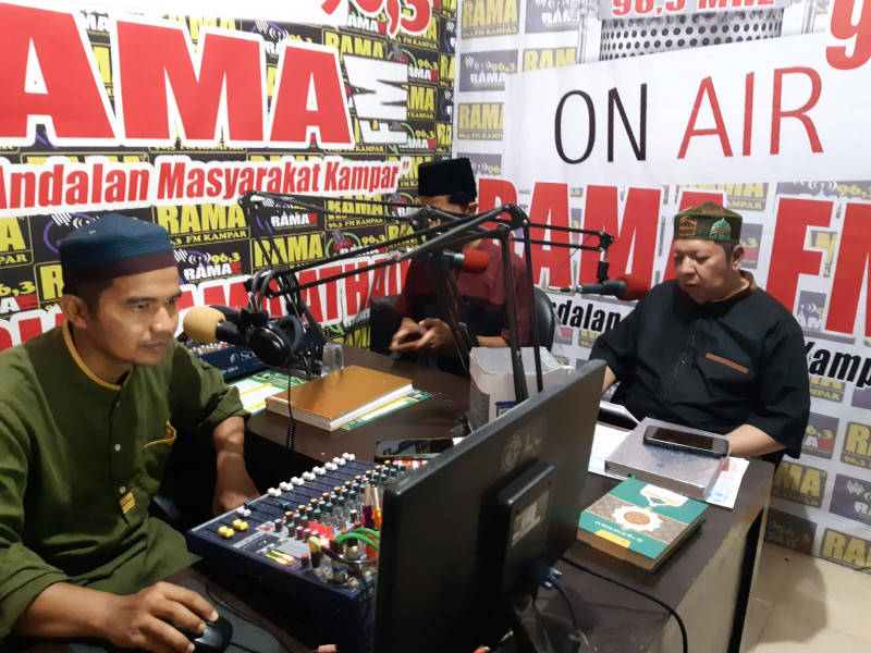 Karo Kesra Setda Prov. Riau Zulkifli Syukur, Apresiasi Acara RAMA Tadarus Di Radio RAMA FM Kampar